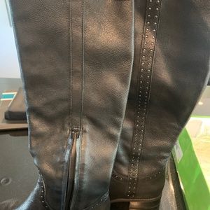 Sam Edelman black leather and silver details-